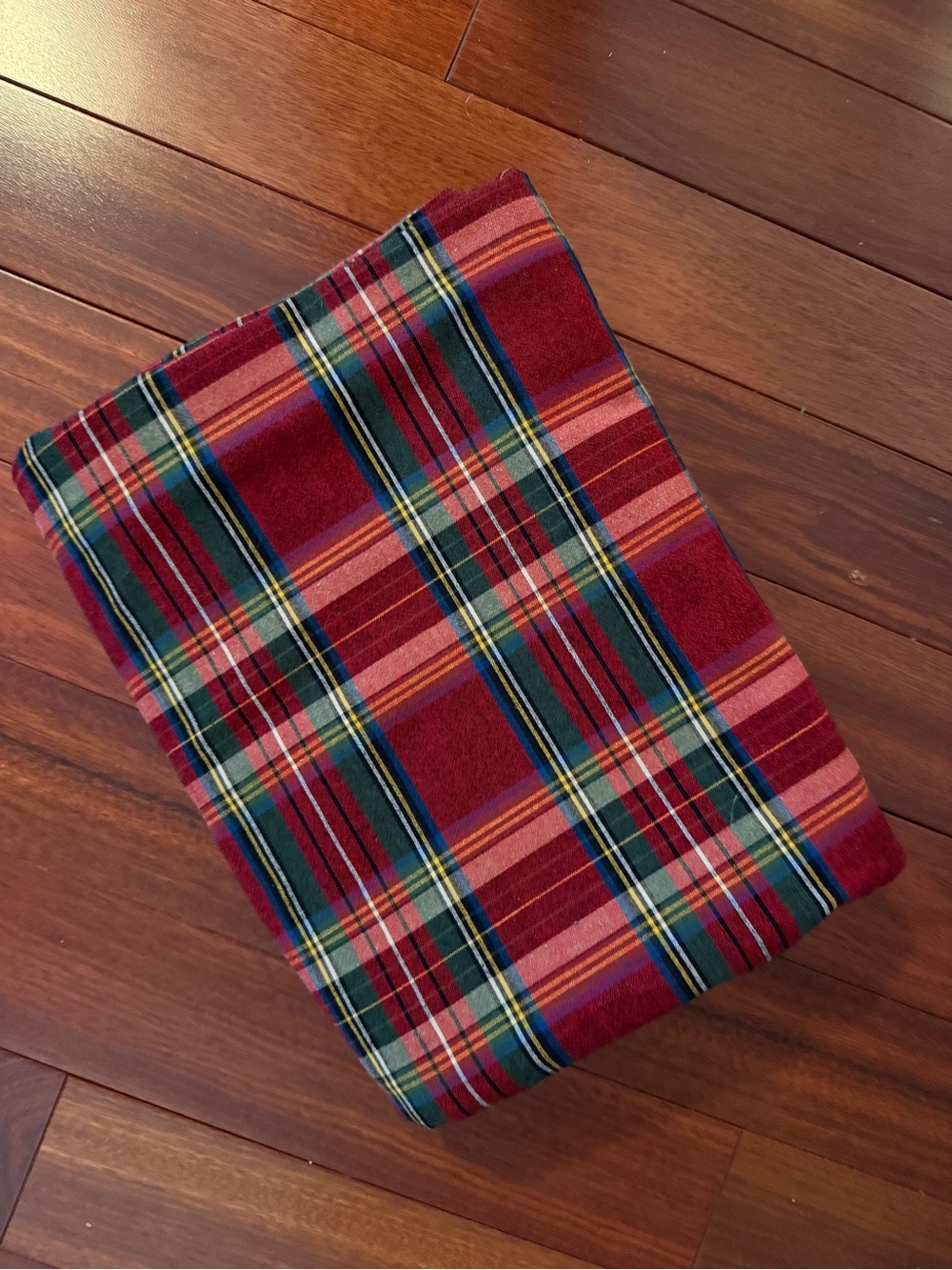 TABLECLOTH Red Tartan Plaid 104 X 116 In 100% Cotton EC - Picture 4 of 5
